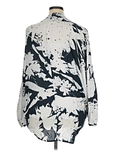 Akemi + Kin Kimono (view 2)