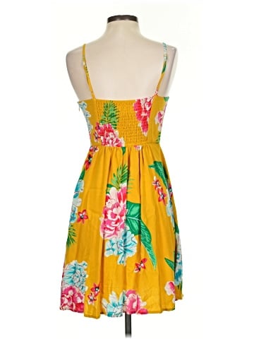 Old Navy Casual Dress (view 2)