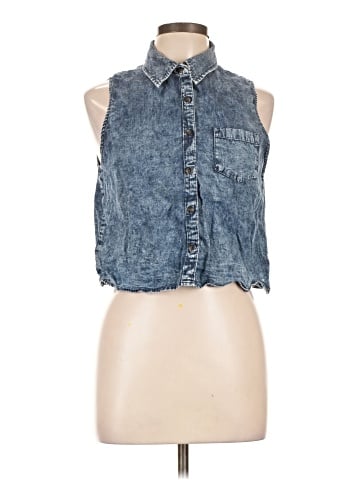 Forever 21 Sleeveless Button-Down Shirt (view 1)