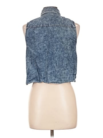 Forever 21 Sleeveless Button-Down Shirt (view 2)