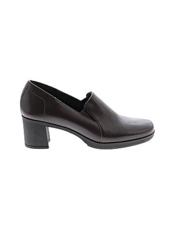 Munro American Heels (view 1)