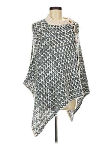 Simply Noelle Poncho (view 1)