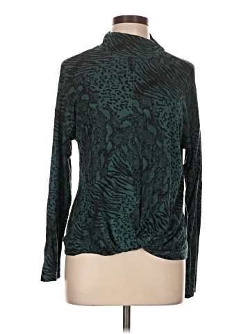Jennifer Lopez Turtleneck Sweater (view 1)