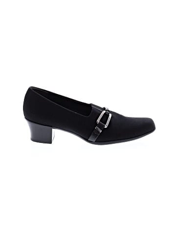Munro American Heels (view 1)