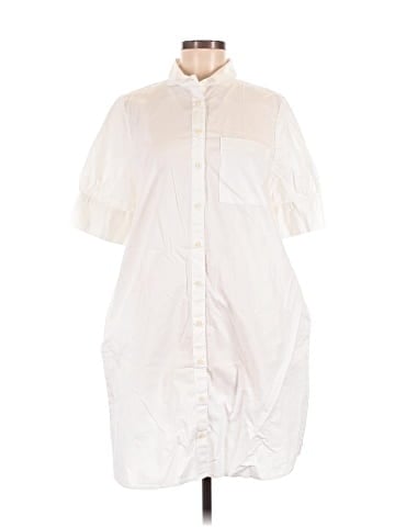 Old Navy Short Sleeve Button-Down Shirt (view 1)