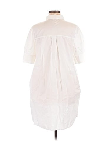 Old Navy Short Sleeve Button-Down Shirt (view 2)