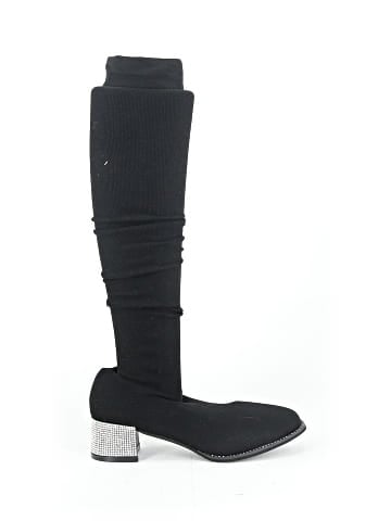 She & In Boots (view 1)
