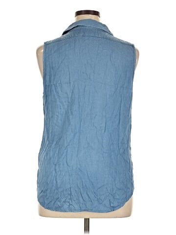 Karen Kane Sleeveless Button-Down Shirt (view 2)