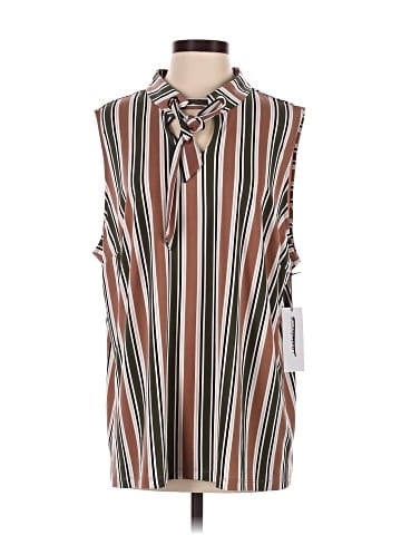 Liz Claiborne Sleeveless Button-Down Shirt (view 1)