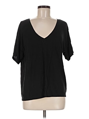Victoria's Secret Short Sleeve T-Shirt (view 1)