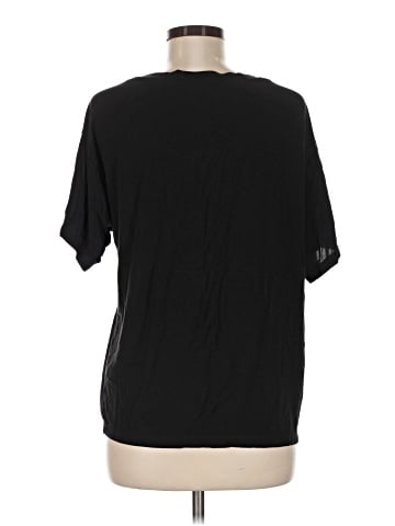 Victoria's Secret Short Sleeve T-Shirt (view 2)