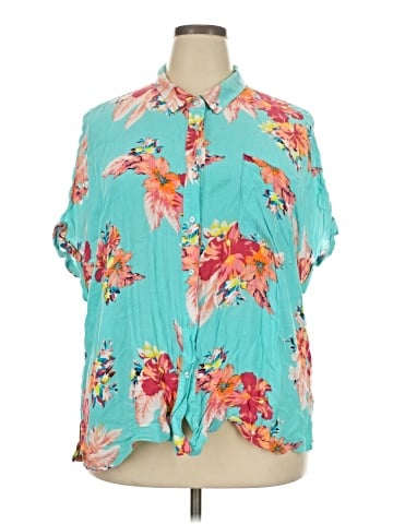 a.n.a. A New Approach Short Sleeve Blouse (view 1)