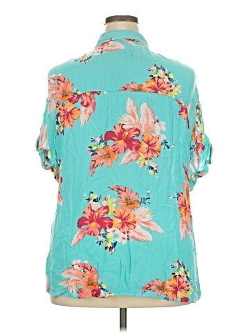 a.n.a. A New Approach Short Sleeve Blouse (view 2)