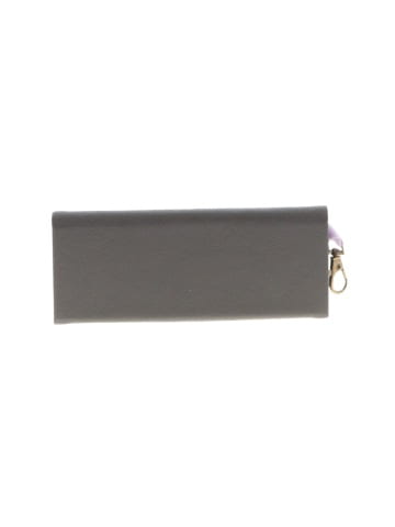 Unbranded Wallet (view 2)