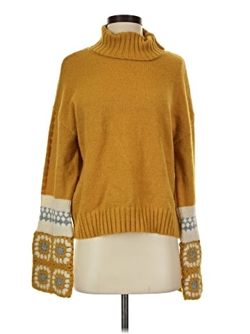 En Creme Turtleneck Sweater (view 1)