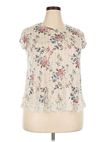 Xhilaration Short Sleeve Blouse (view 1)