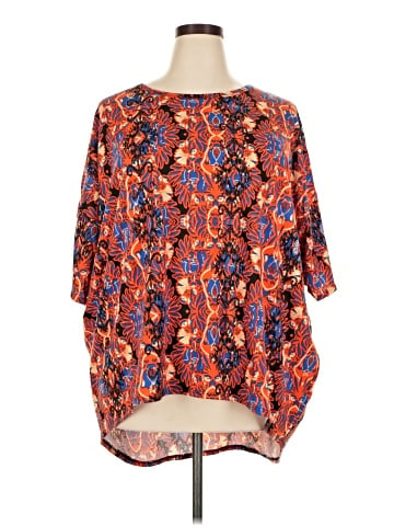 Lularoe 3/4 Sleeve T-Shirt (view 1)
