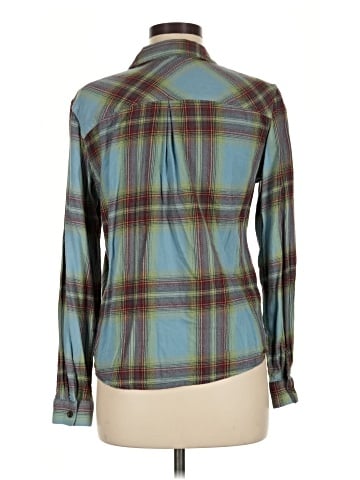 Maurices Long Sleeve Button-Down Shirt (view 2)