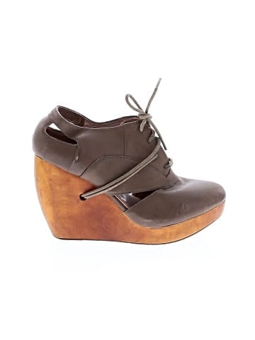 Fiel Wedges (view 1)