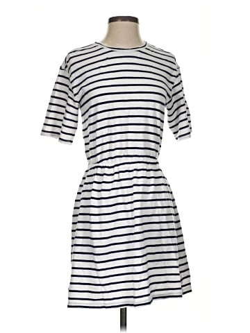 Old Navy Casual Dress (view 1)