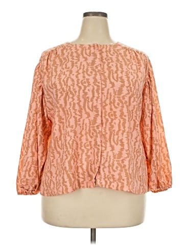 Elizabeth and James 3/4 Sleeve Blouse (view 1)