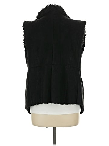 Me Jane Faux Fur Vest (view 2)