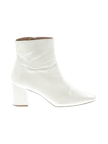 Journee Collection Ankle Boots (view 1)