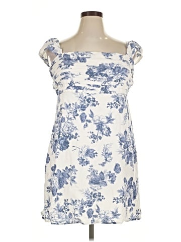 Abercrombie & Fitch Casual Dress (view 1)