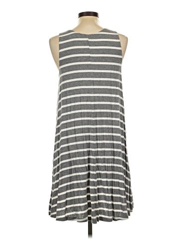 Old Navy Casual Dress (view 2)