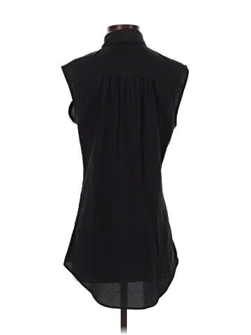 Elizabeth & Clarke Sleeveless Button-Down Shirt (view 2)