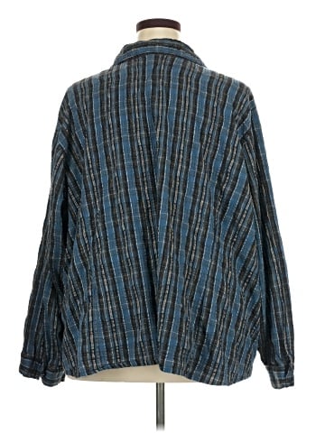 Liz & Me for Catherines Long Sleeve Button-Down Shirt (view 2)