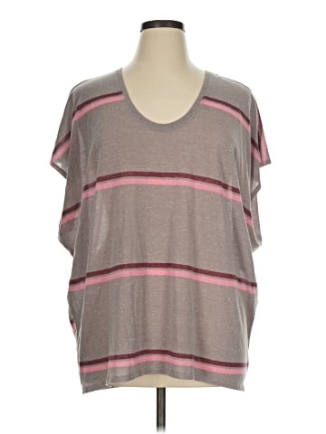 Victoria's Secret Short Sleeve T-Shirt (view 1)