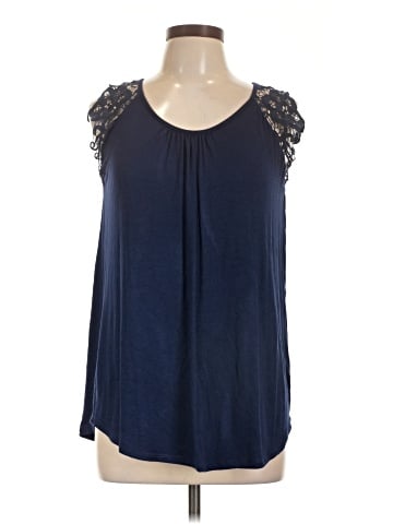 Signature Studio Sleeveless T-Shirt (view 1)