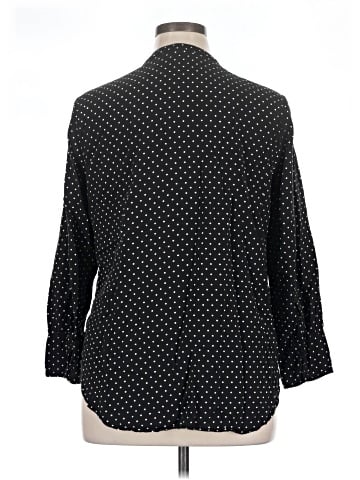 Old Navy Long Sleeve Button-Down Shirt (view 2)