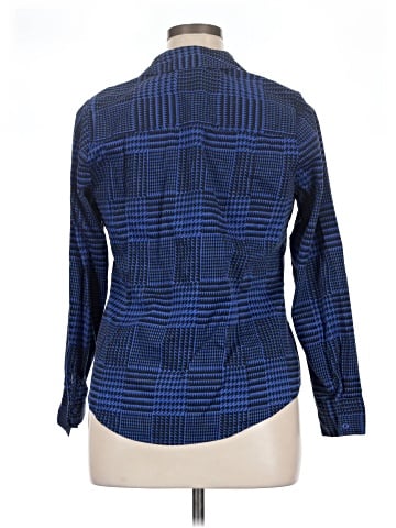 Lane Bryant Long Sleeve Button-Down Shirt (view 2)