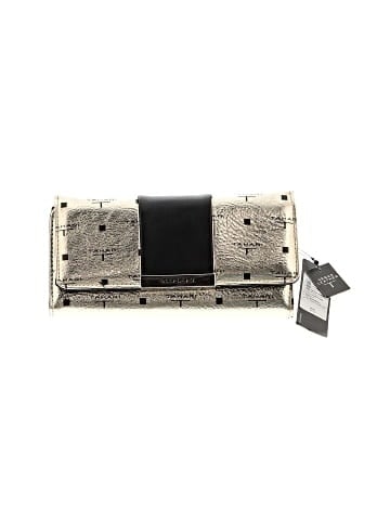 Tahari Wallet (view 1)