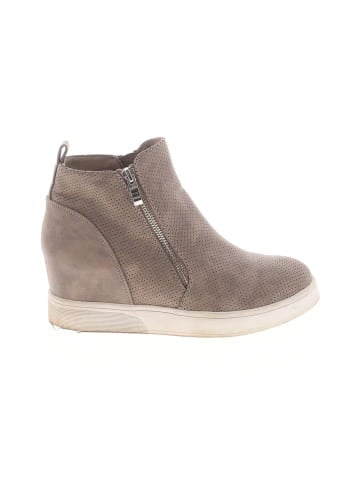 Journee Collection Ankle Boots (view 1)