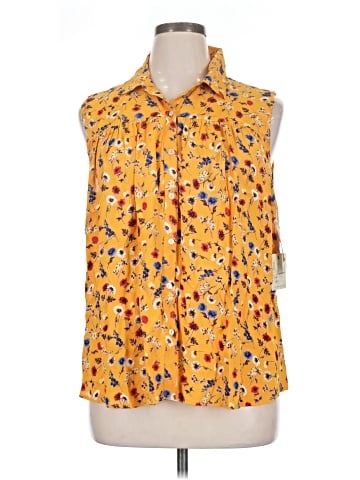 Caffé Marrakesh Sleeveless Button-Down Shirt (view 1)