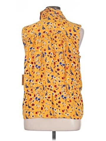 Caffé Marrakesh Sleeveless Button-Down Shirt (view 2)