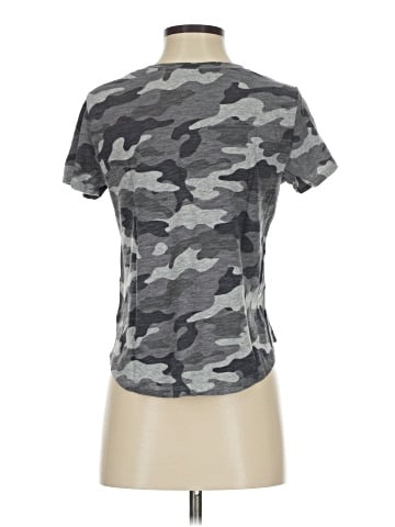 Old Navy Active T-Shirt (view 2)