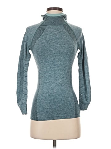 Oysho 3/4 Sleeve Turtleneck (view 1)