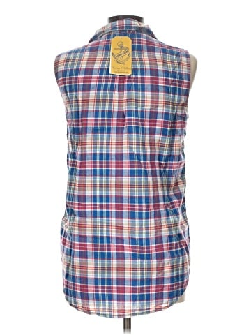 Lizwear by Liz Claiborne Sleeveless Button-Down Shirt (view 2)