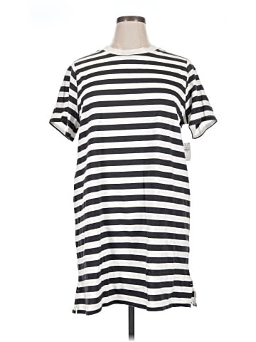 Old Navy Casual Dress (view 1)