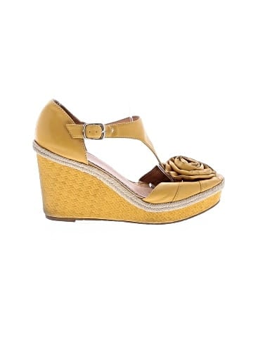 Miss Albright Wedges (view 1)
