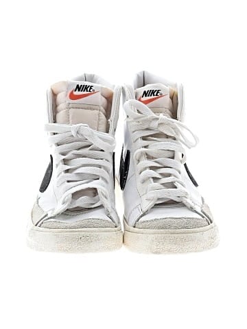 Nike Sneakers (view 2)