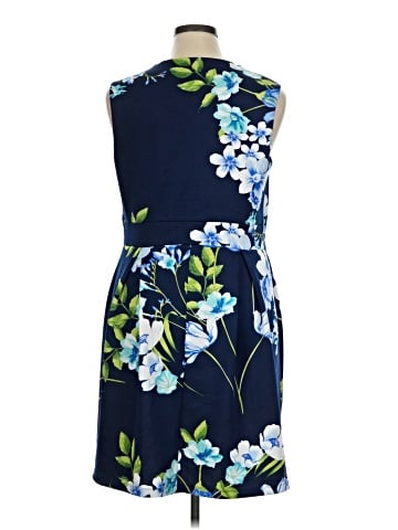 En Focus Cocktail Dress (view 2)