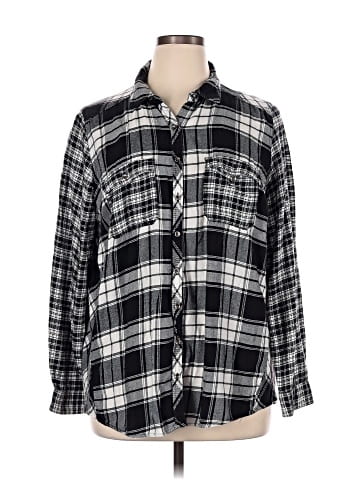 Maurices Long Sleeve Button-Down Shirt (view 1)