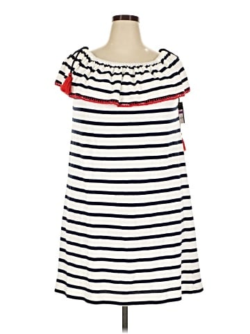 Crown & Ivy Casual Dress (view 1)