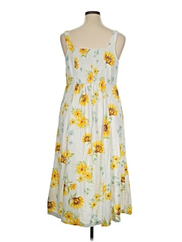 Old Navy Casual Dress (view 2)