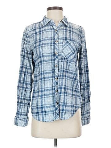 Maurices Long Sleeve Button-Down Shirt (view 1)